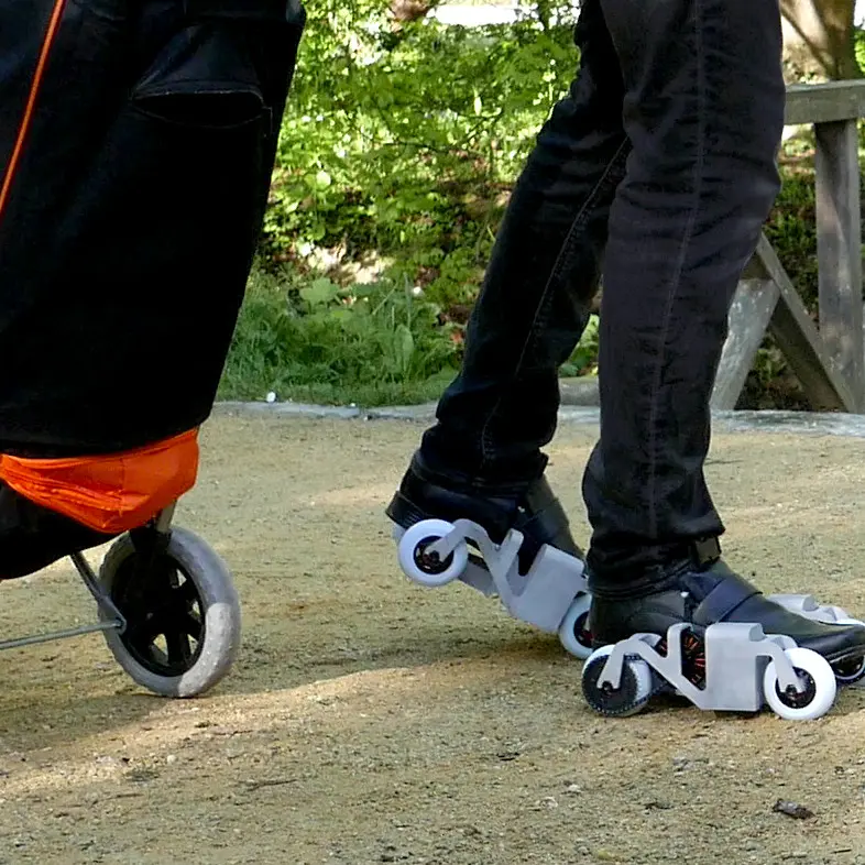 Le KoumKoum, mains-libres, peut s&#39;utiliser avec un caddie.